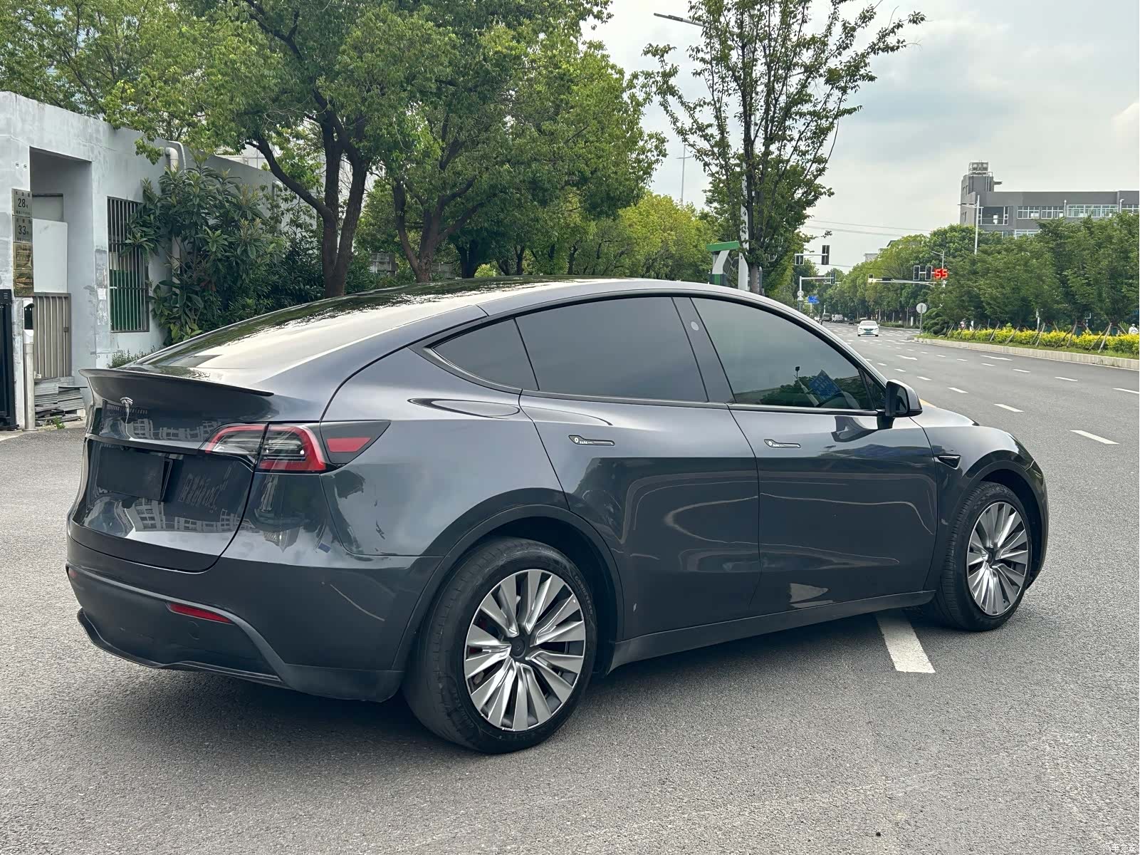 Tesla Model Y, 2024 8