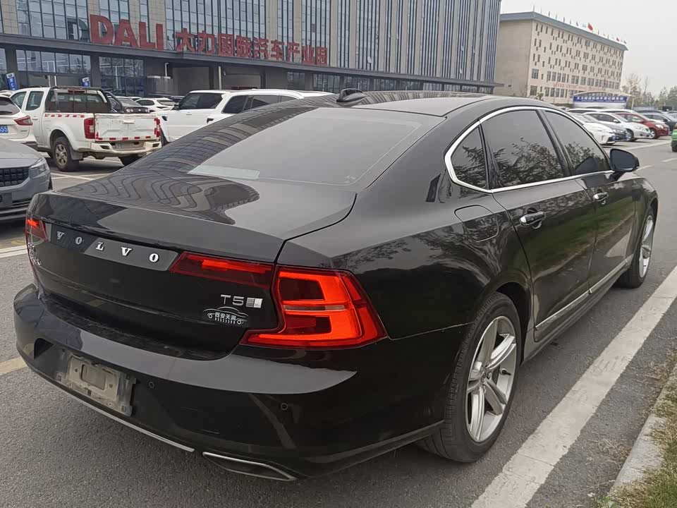 Volvo S90