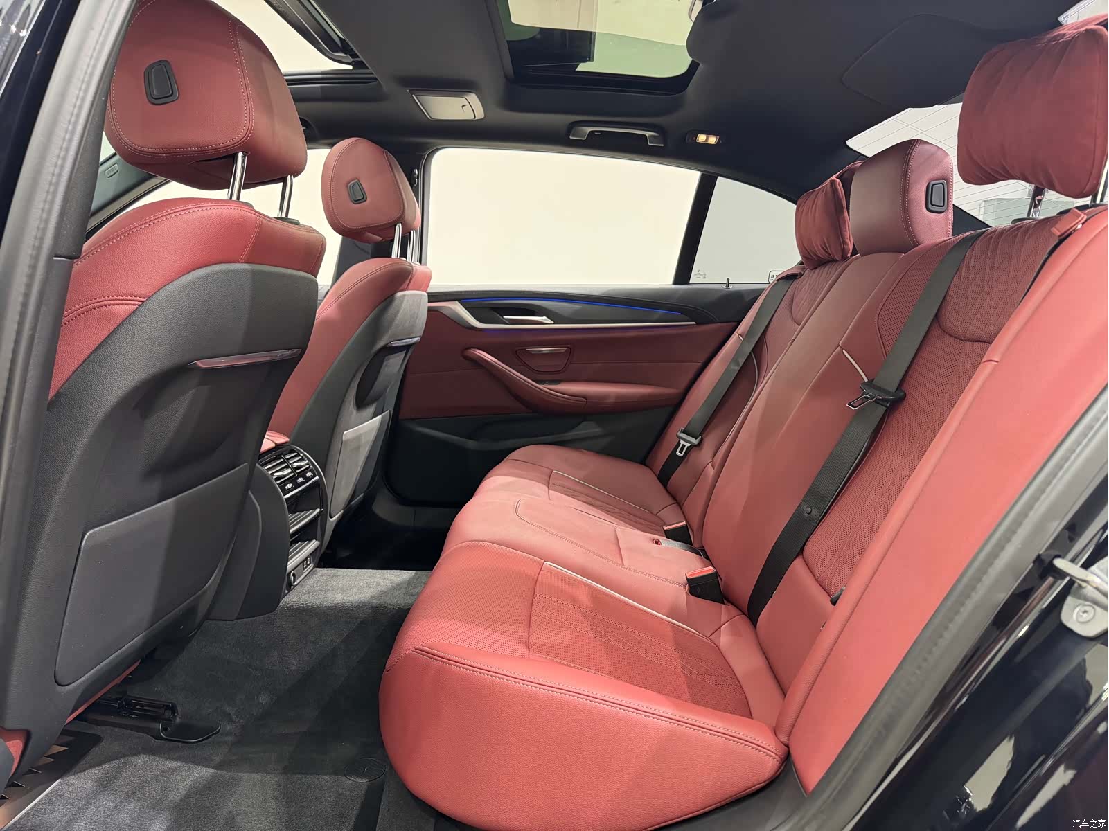 BMW 5 Series, 2022 21