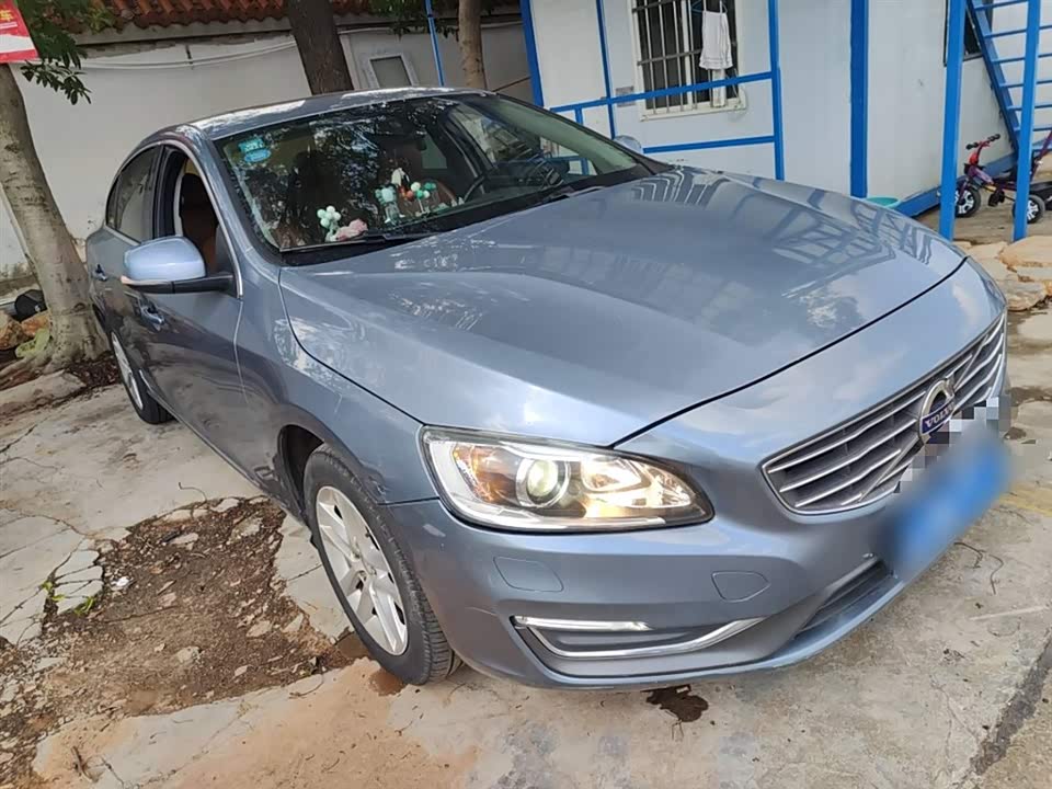 Volvo S60