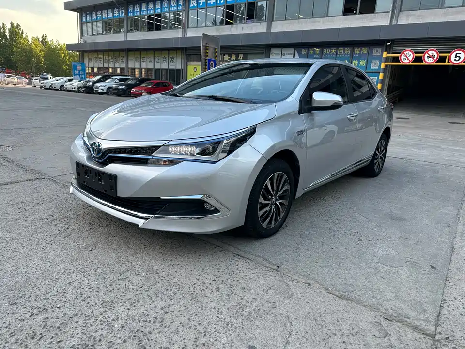 Toyota Corolla dual engine E+ Toyota Corolla dual engine E+