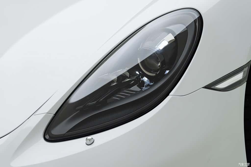 Porsche Boxster, 2022 все фото