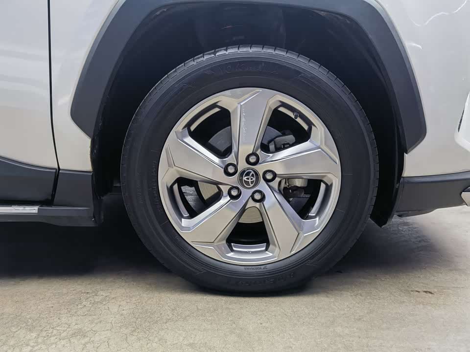 Toyota RAV4 Rongfang