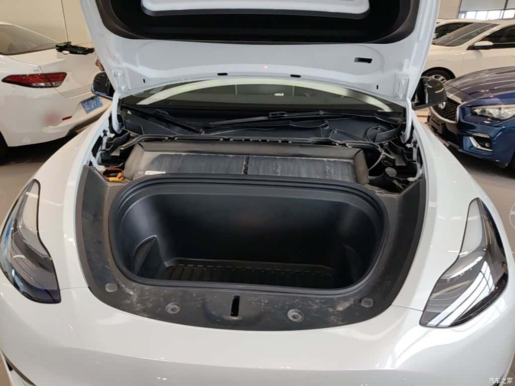 Tesla Model Y, 2024 20