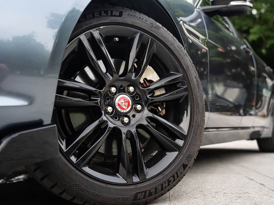 Jaguar XEL Jaguar XEL