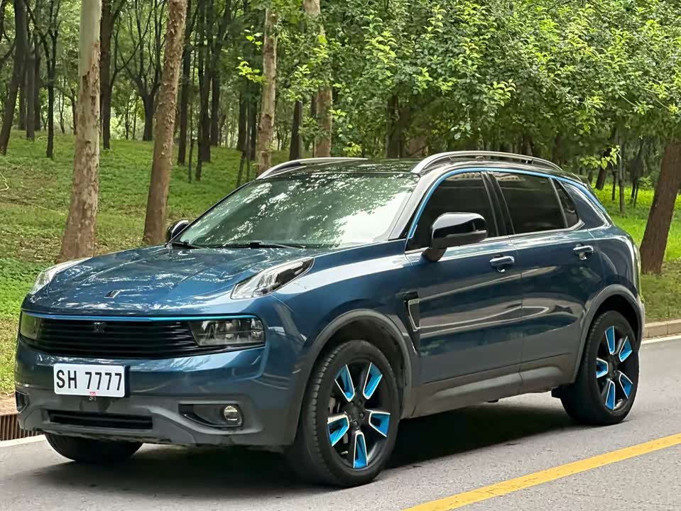 Lynk & Co 01