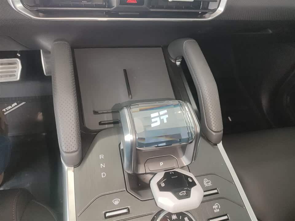 Jetour Jet Traveler C-DM