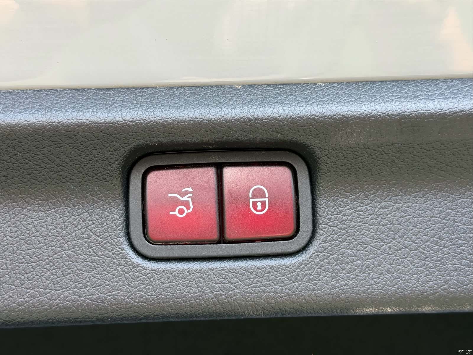 Mercedes-Benz EQE, 2023 19