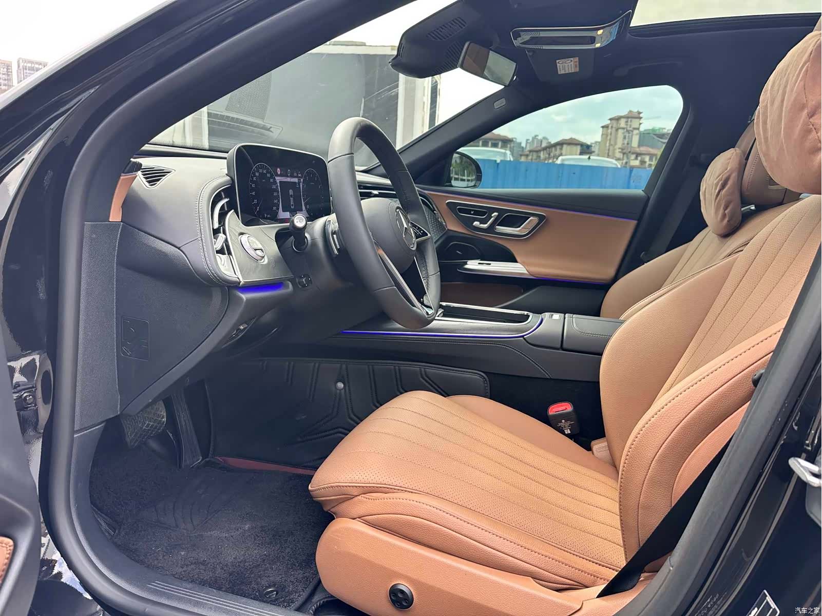 Mercedes-Benz E-Class, 2025 4