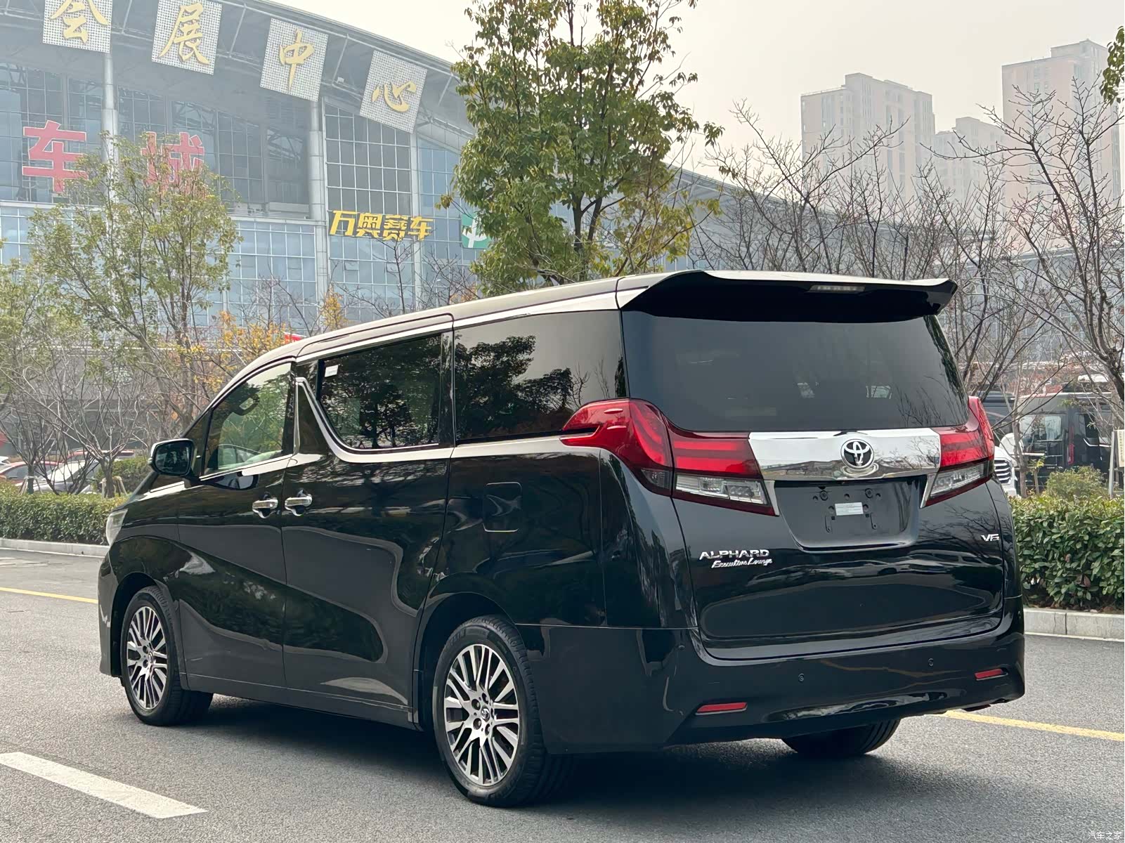 Toyota Alphard, 2017 4
