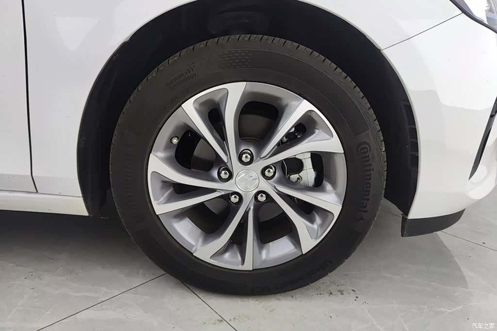 Buick Verano, 2025 6