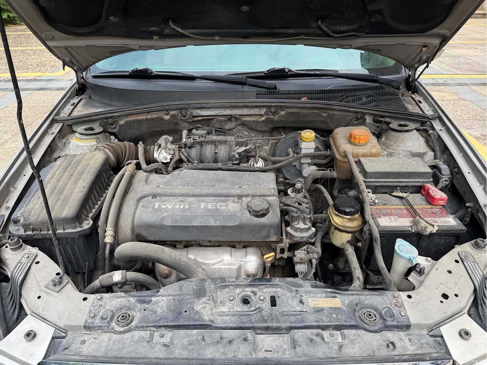 Buick 1.6LX-MT, 2011 18