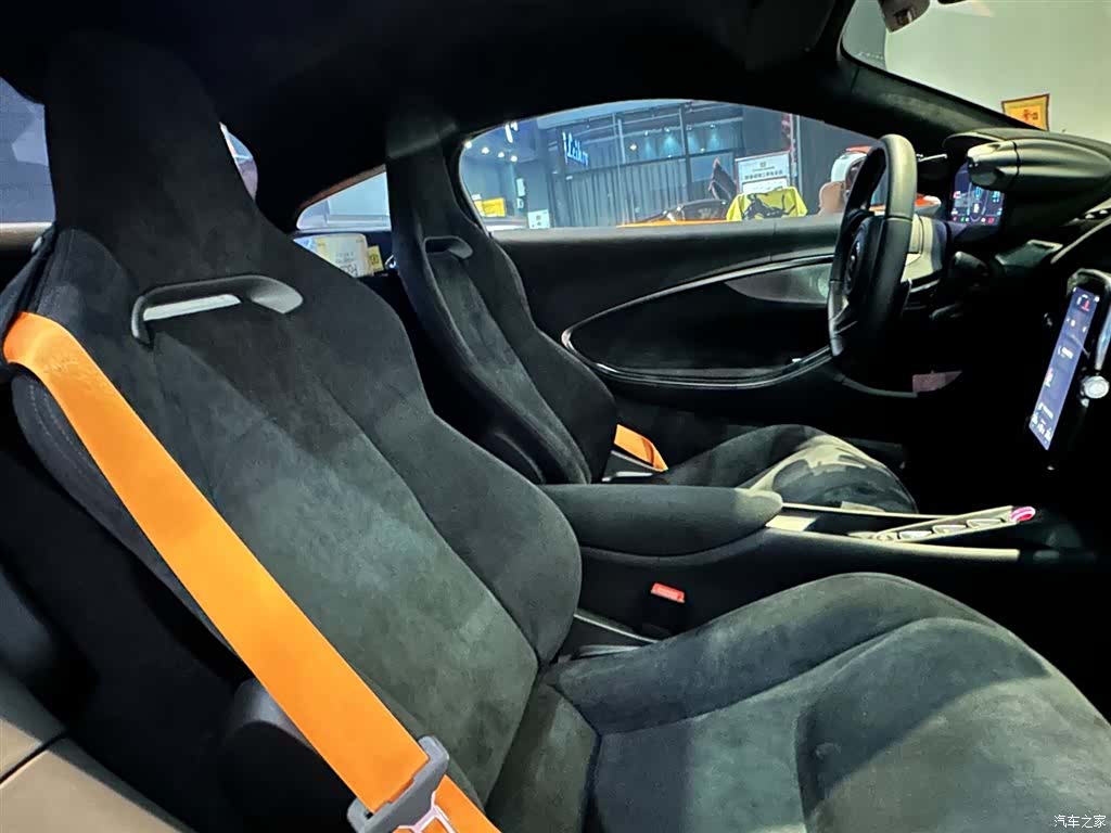 McLaren Artura, 2025 11