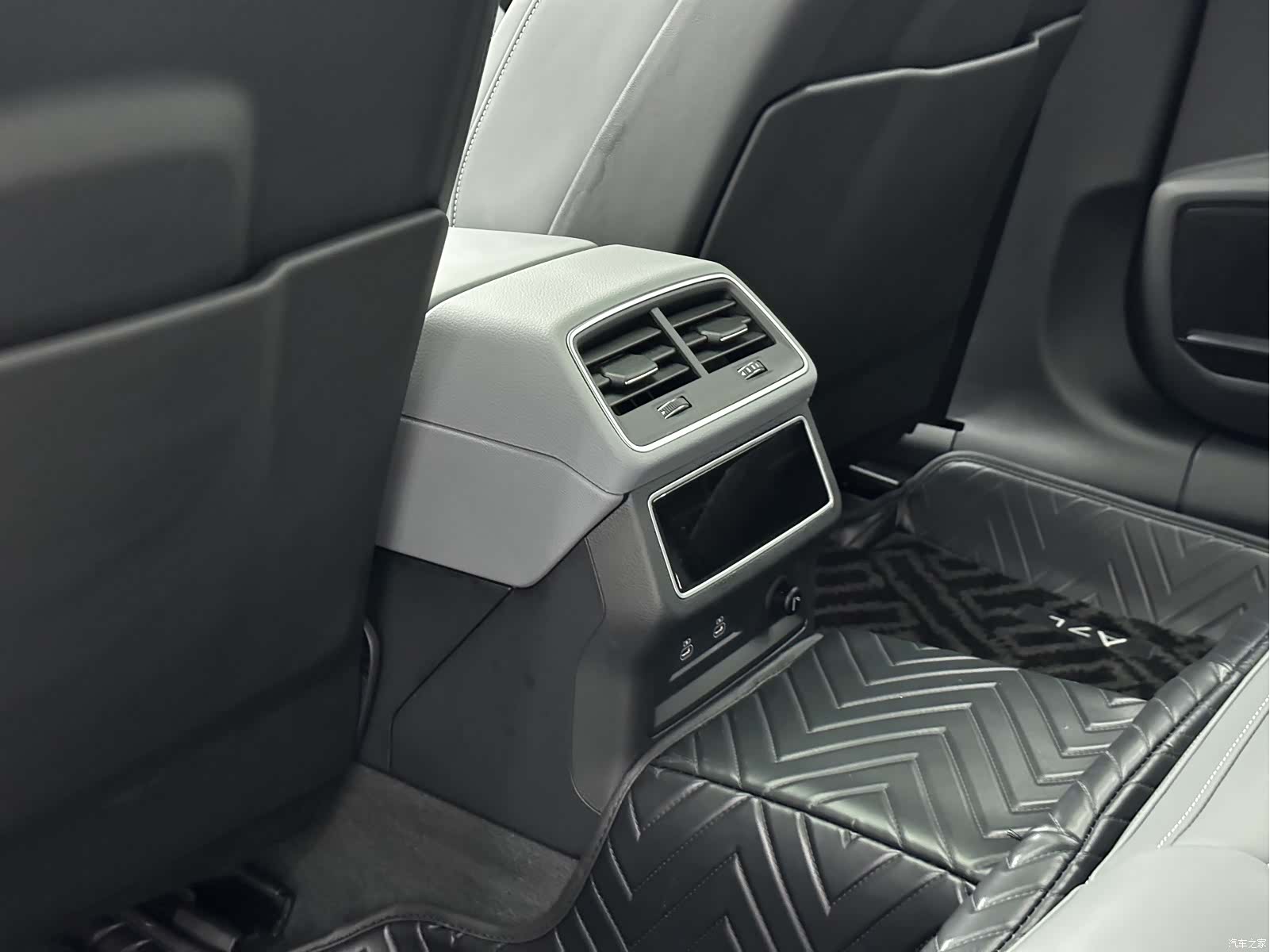 Audi A7L, 2025 20