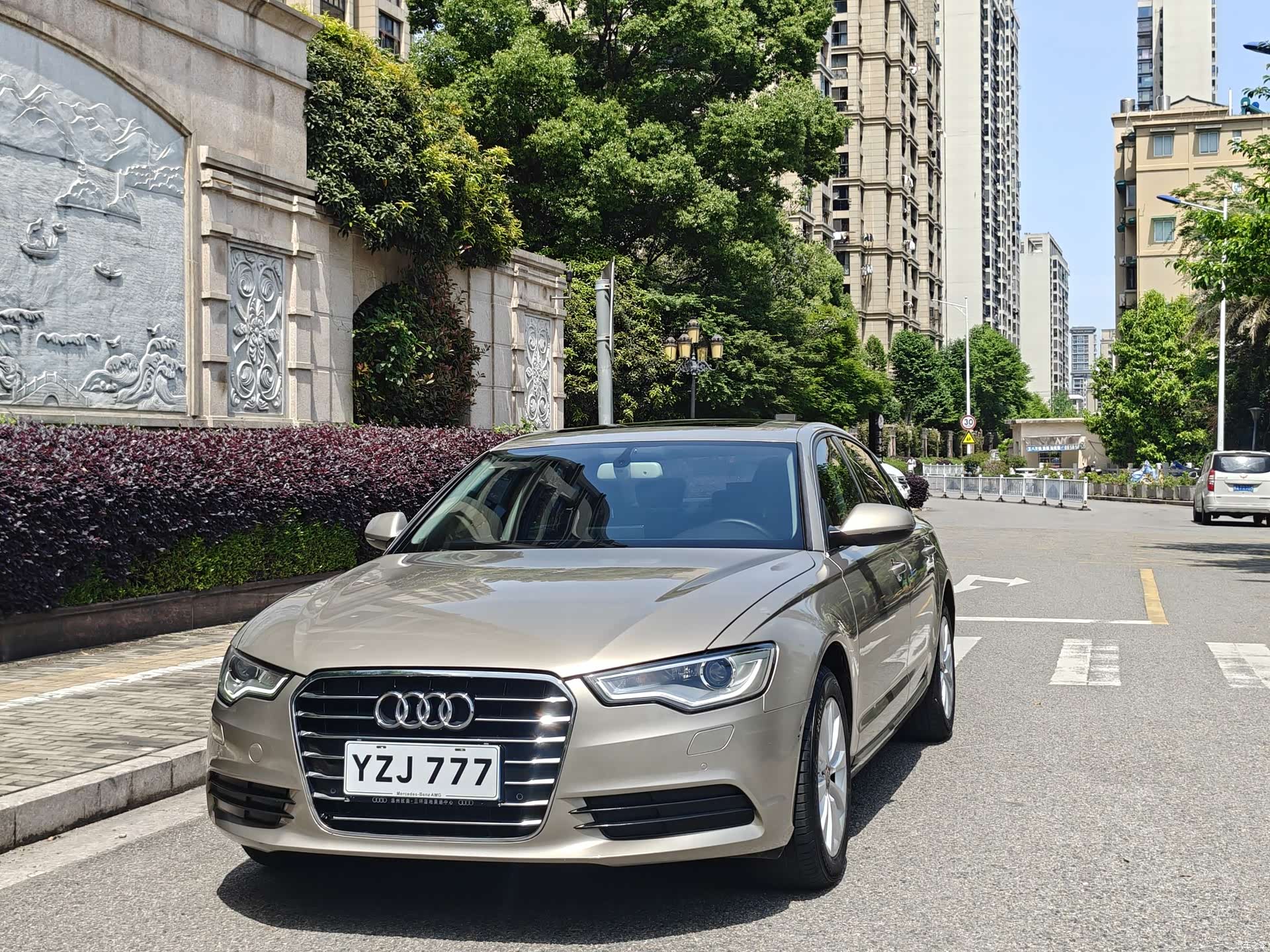 Audi A6L, 2014 1