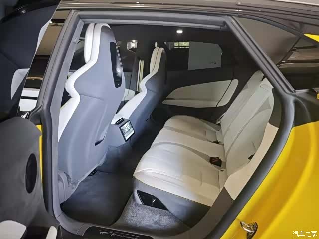 Lotus EMEYA, 2025 6
