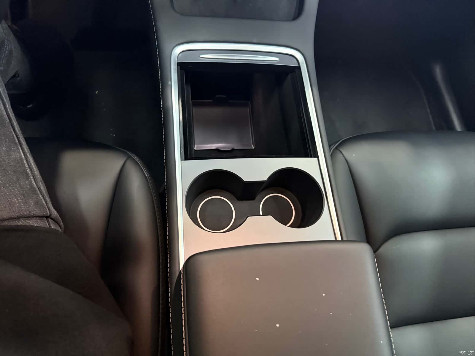 Tesla Model Y, 2024 7