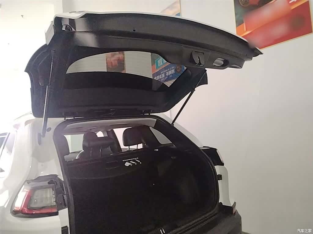 Jeep Cherokee, 2019 18
