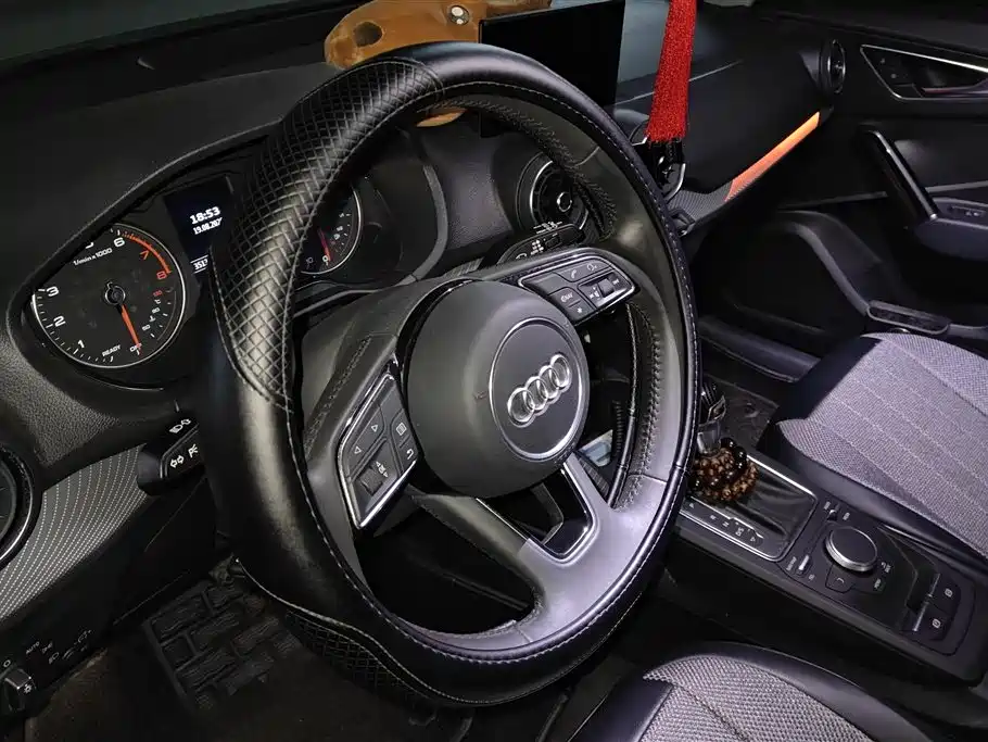 Audi Q2L Audi Q2L