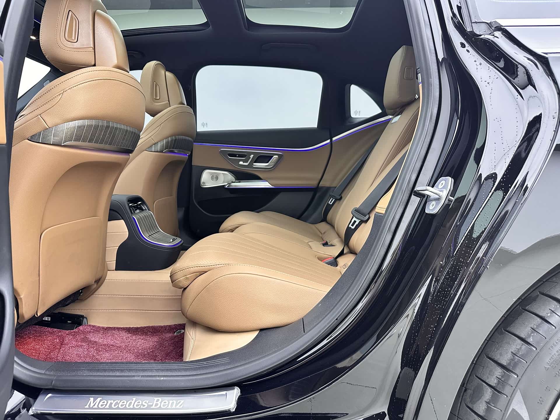 Mercedes-Benz E-Class, 2025 11