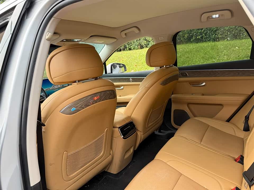 AITO Ask the world M5