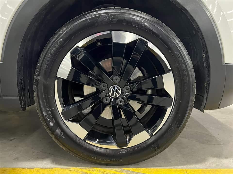 Volkswagen Exploring the shadow