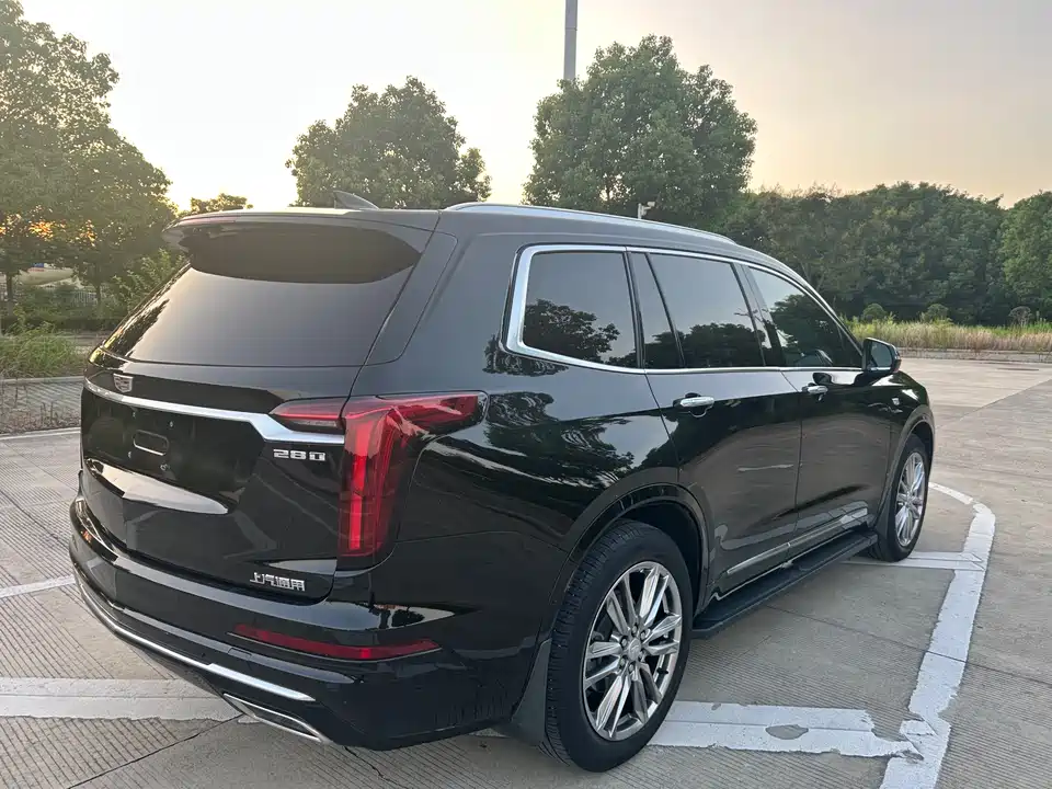 Cadillac XT6
