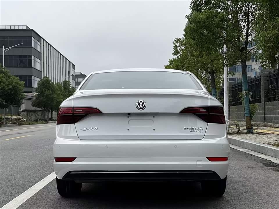 Volkswagen Sagitar