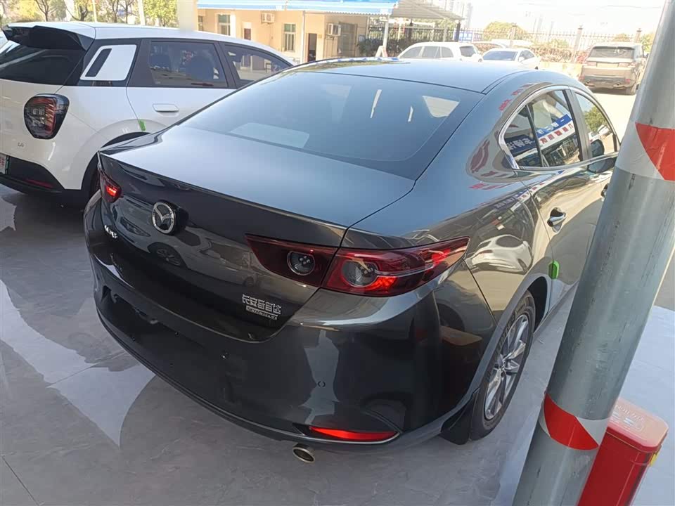 Mazda 3 Angkesaila