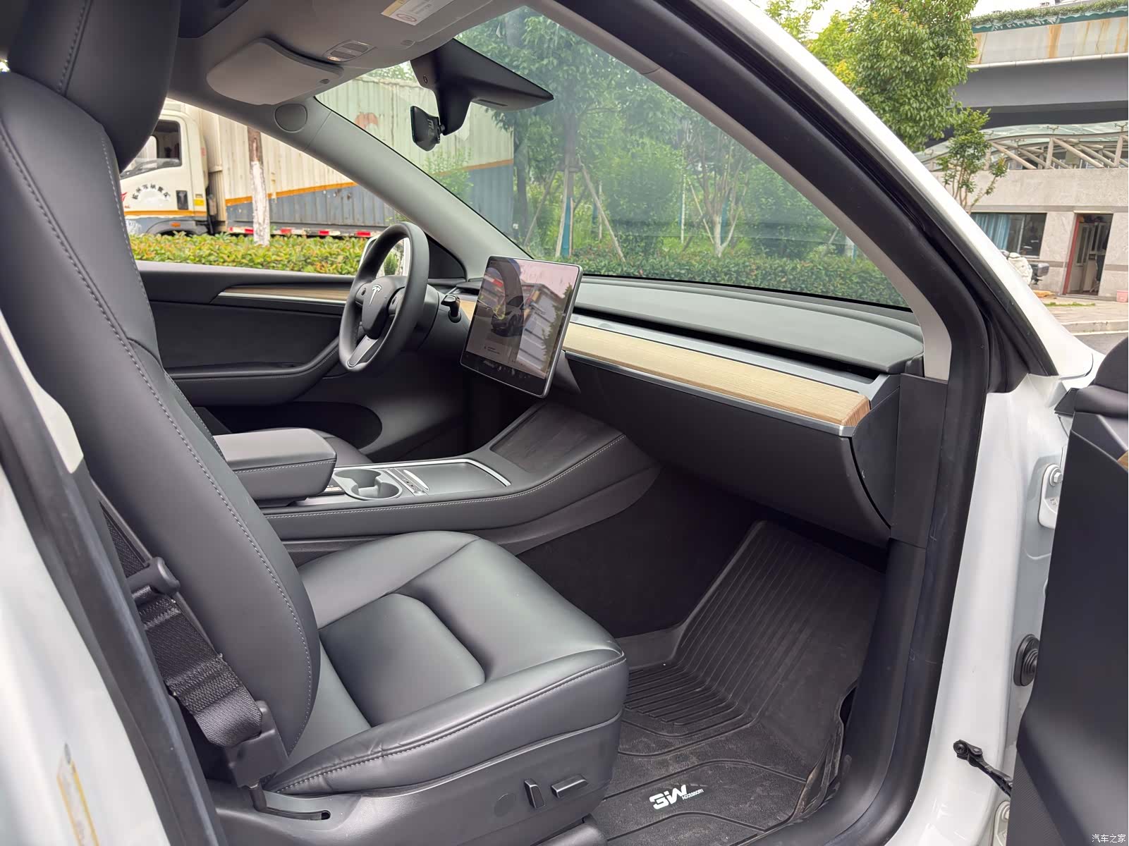 Tesla Model Y, 2022 11