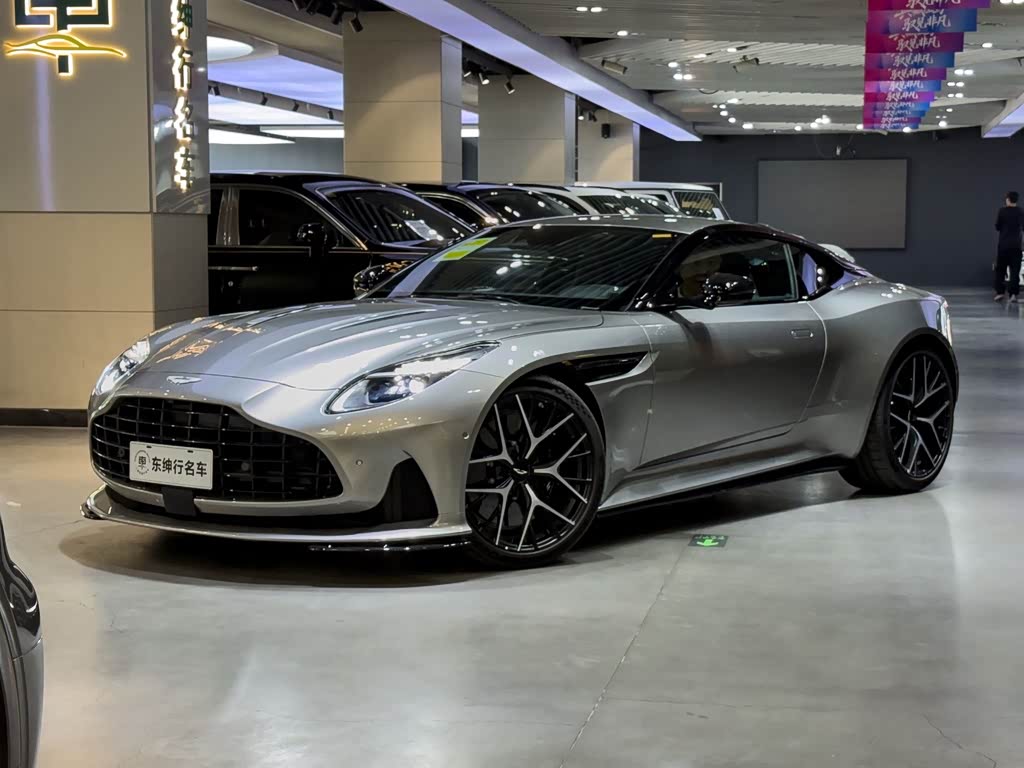 Aston Martin DB12