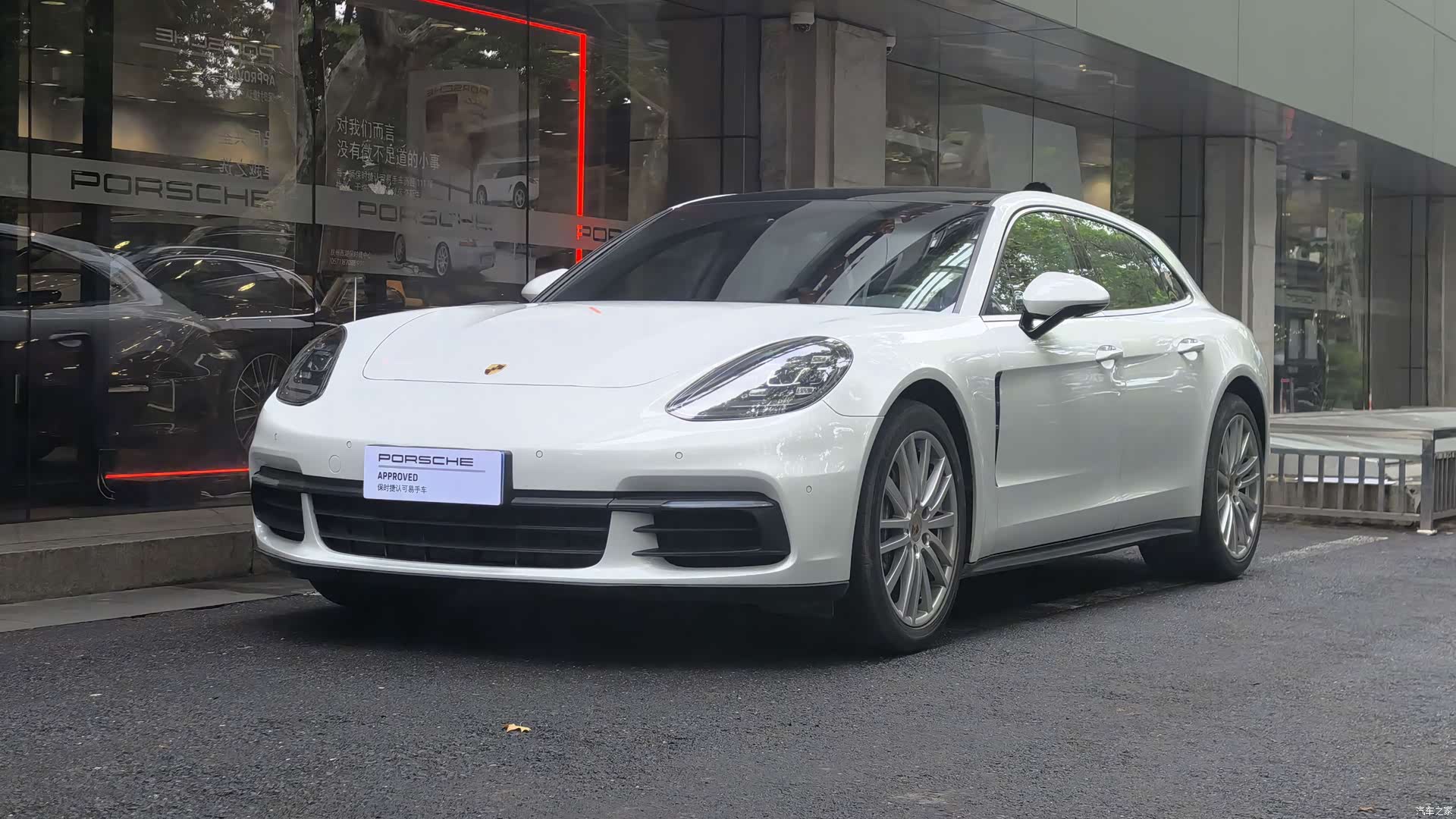 Porsche Panamera, 2018 1