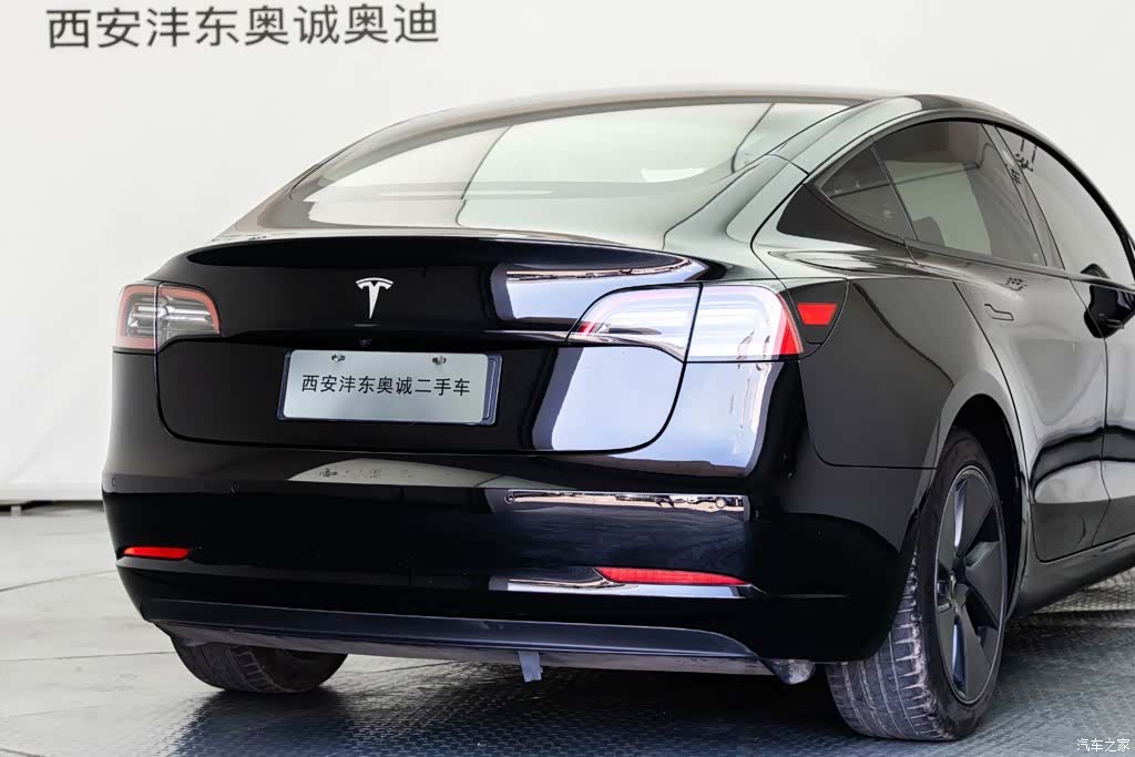 Tesla Model 3, 2023 25
