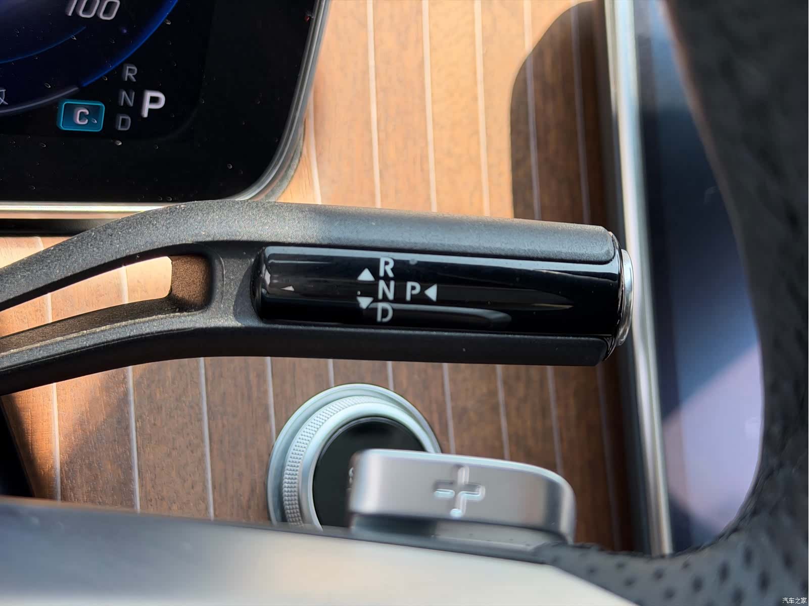 Mercedes-Benz EQE, 2023 11