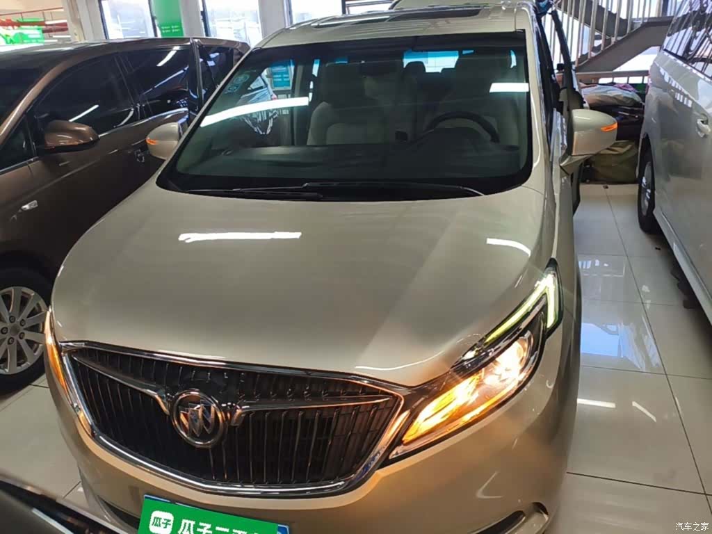 Buick GL8, 2018 3