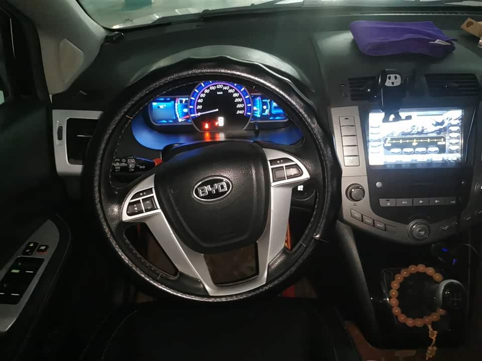 BYD S6