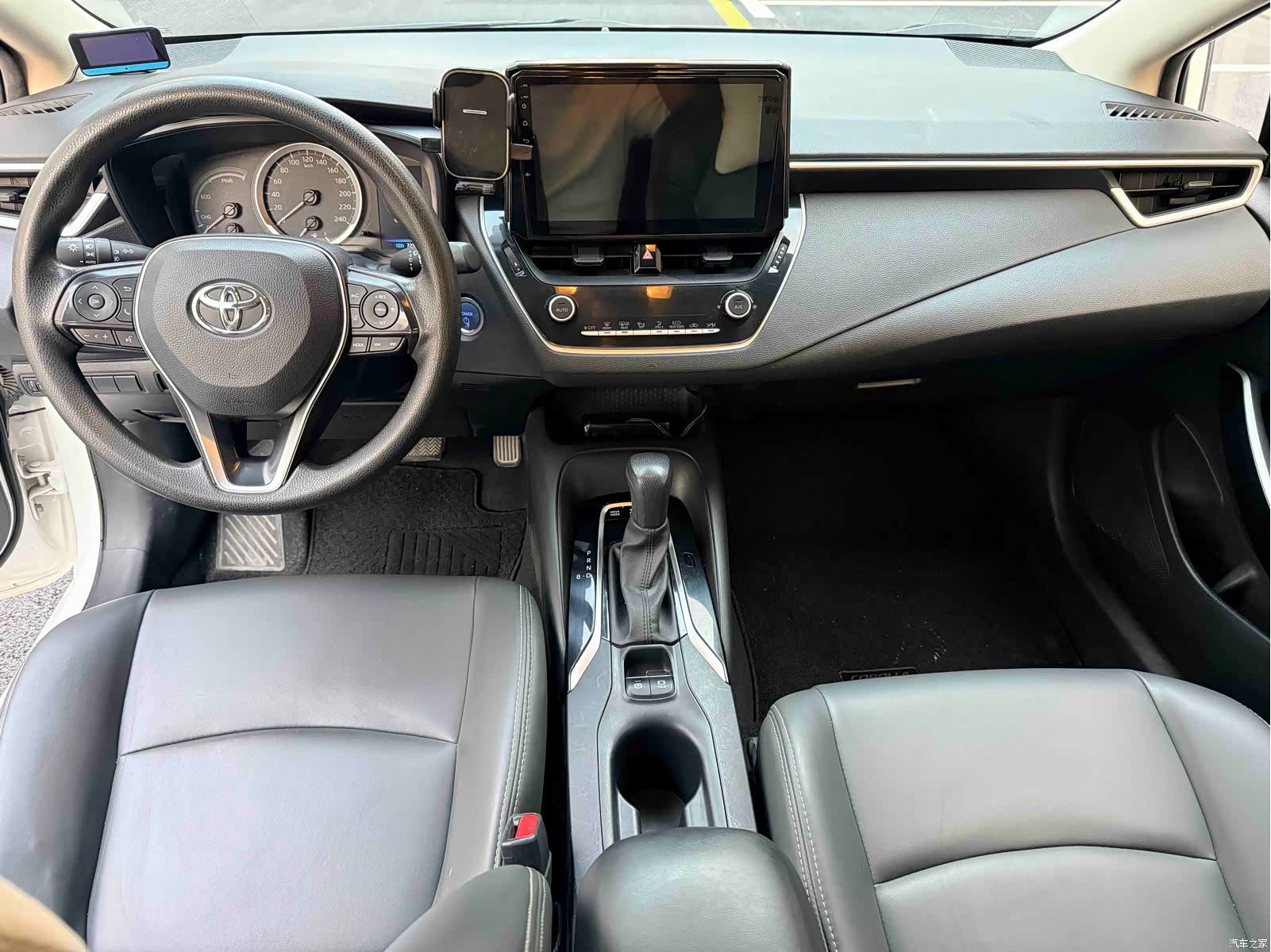 Toyota Corolla, 2022 все фото