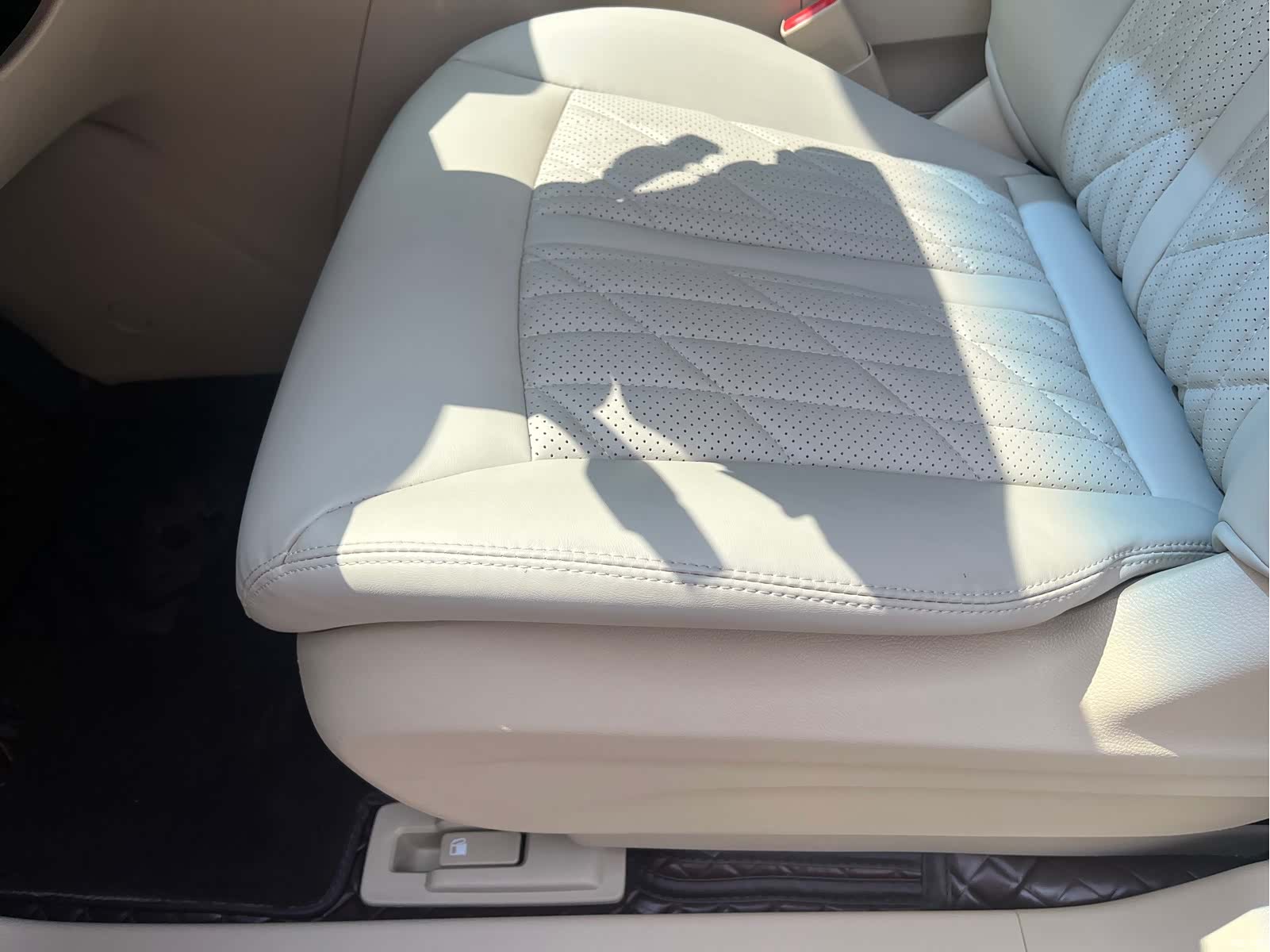 Buick GL8, 2025 9