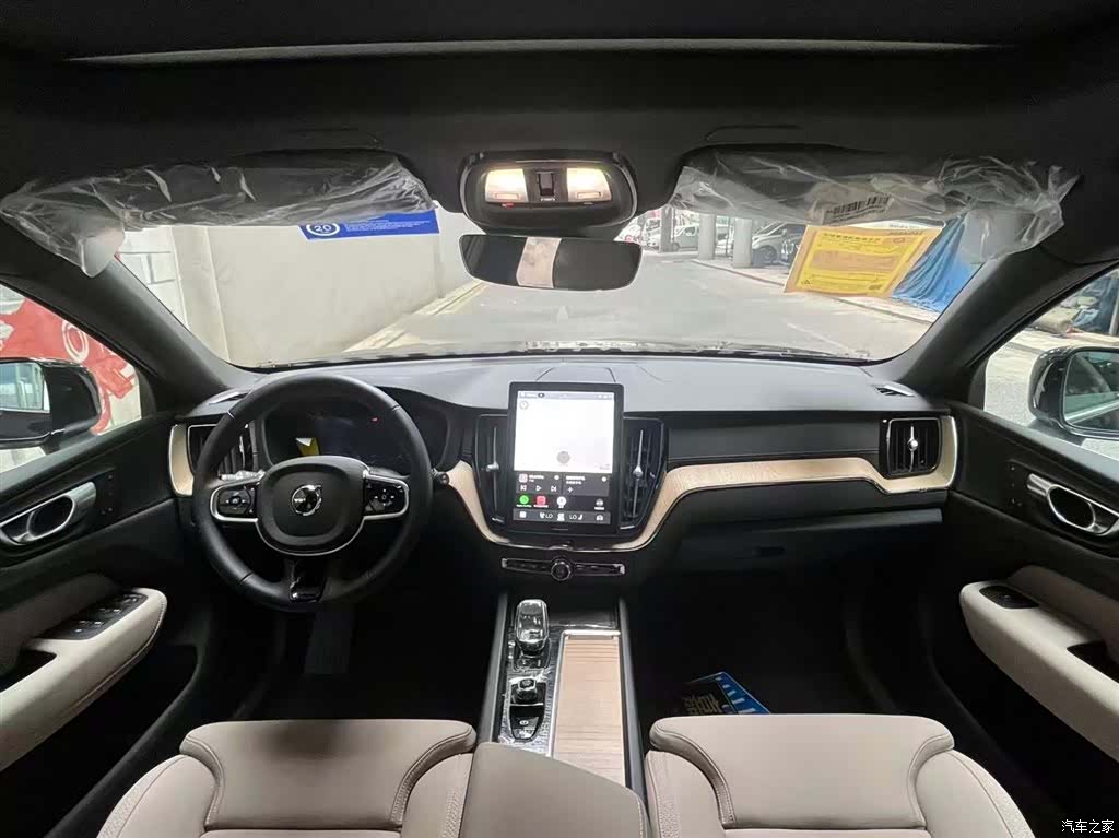 Volvo XC60, 2026 13