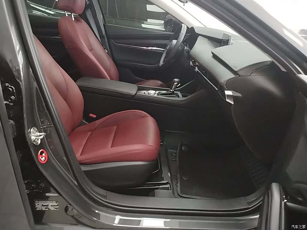 Mazda Mazda3, 2024 22