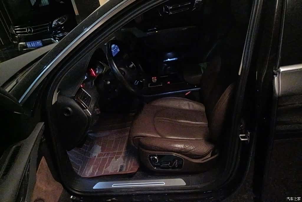 Audi A8L, 2012 9