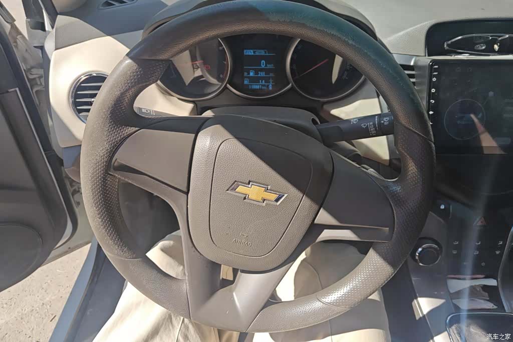 Chevrolet SE, 2015 15