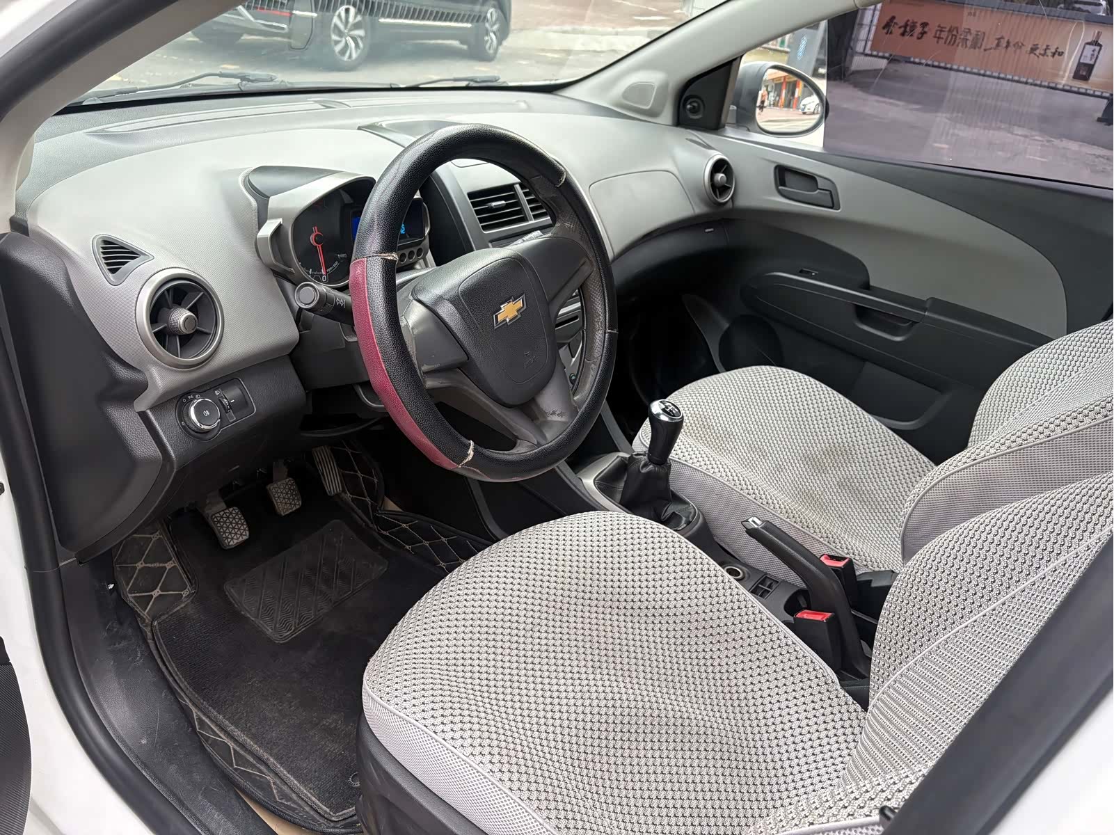 Chevrolet SL, 2012 4