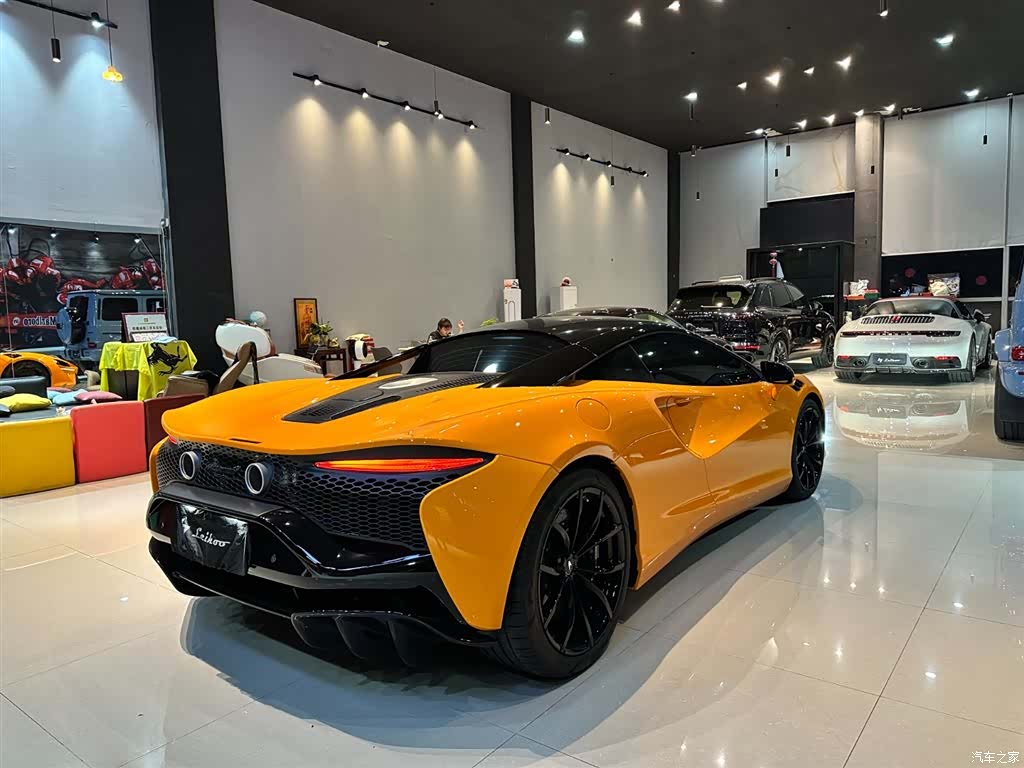 McLaren Artura, 2025 14