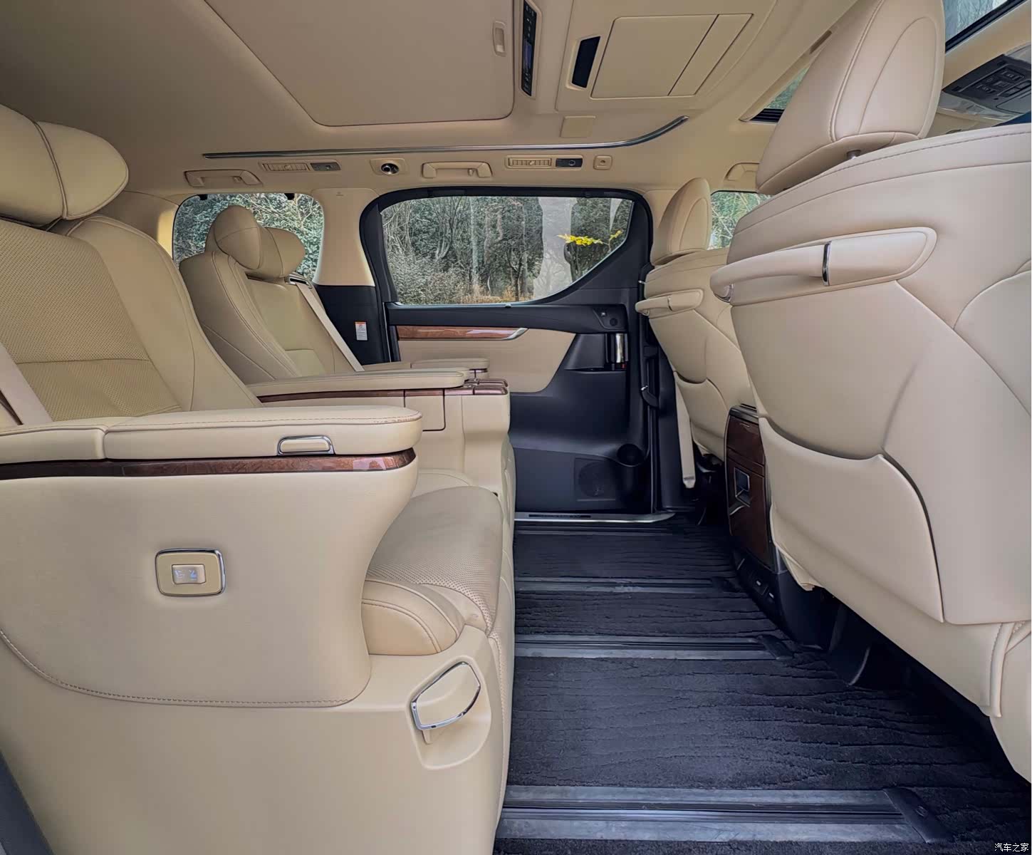 Toyota Alphard, 2017 7
