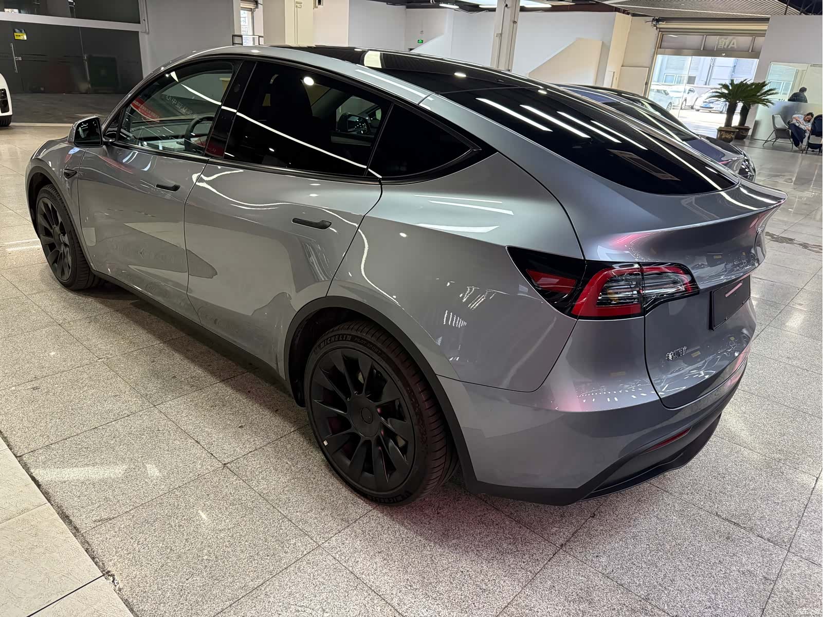Tesla Model Y, 2024 19
