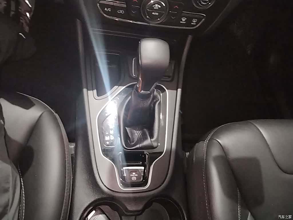 Jeep Cherokee, 2019 13