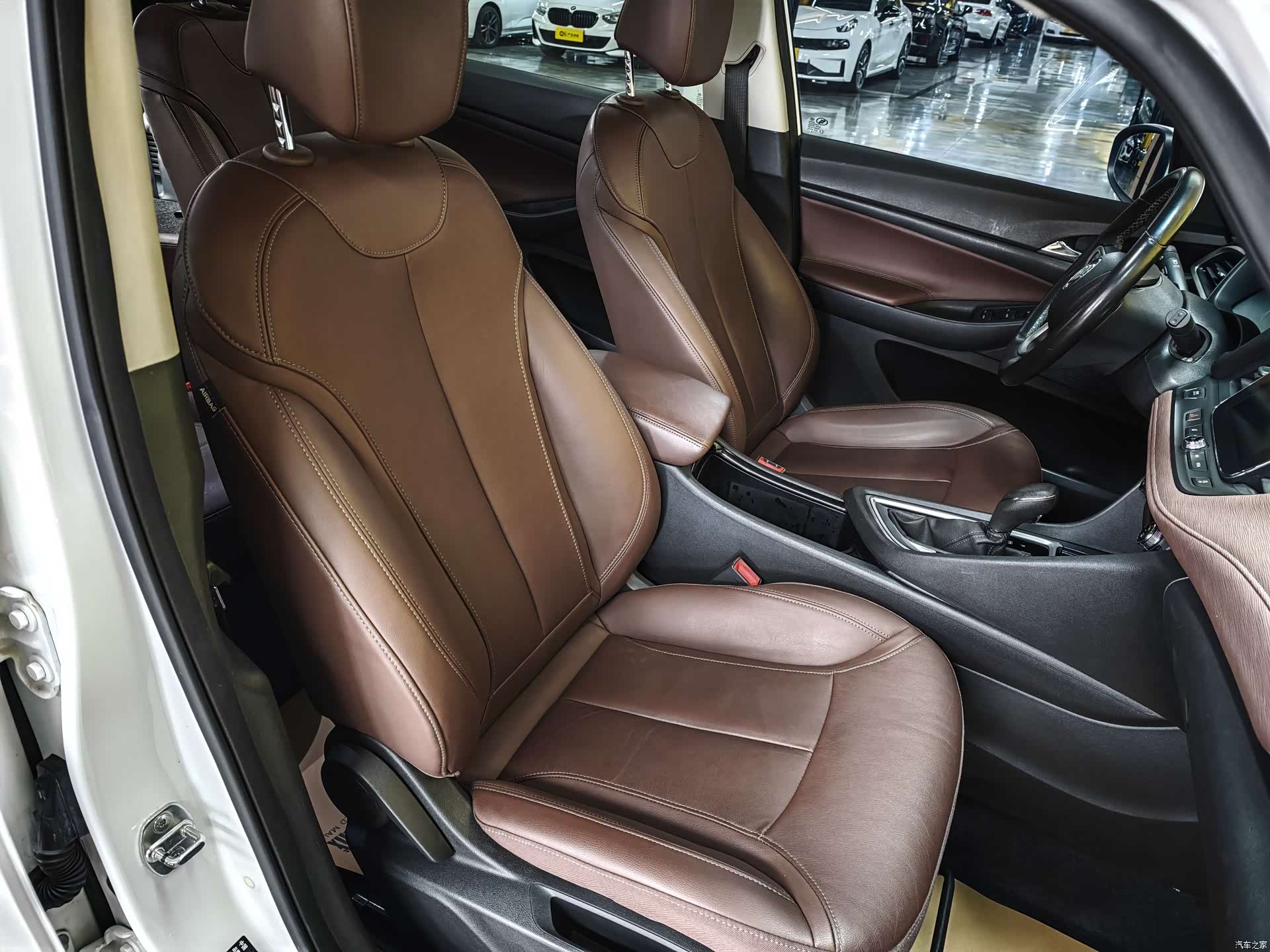 Buick GL6, 2018 14
