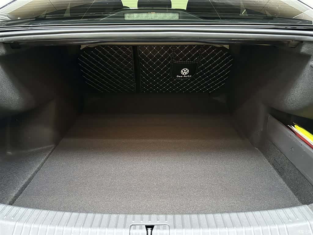 Volkswagen Passat, 2025 3