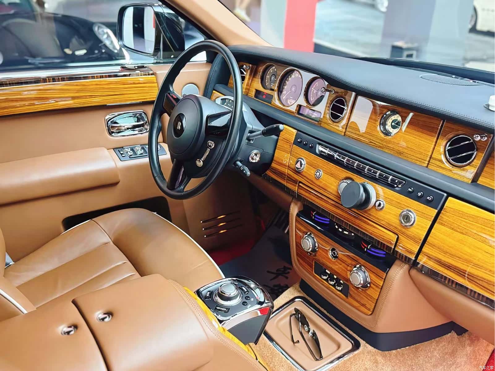 Rolls-Royce Phantom, 2016 21